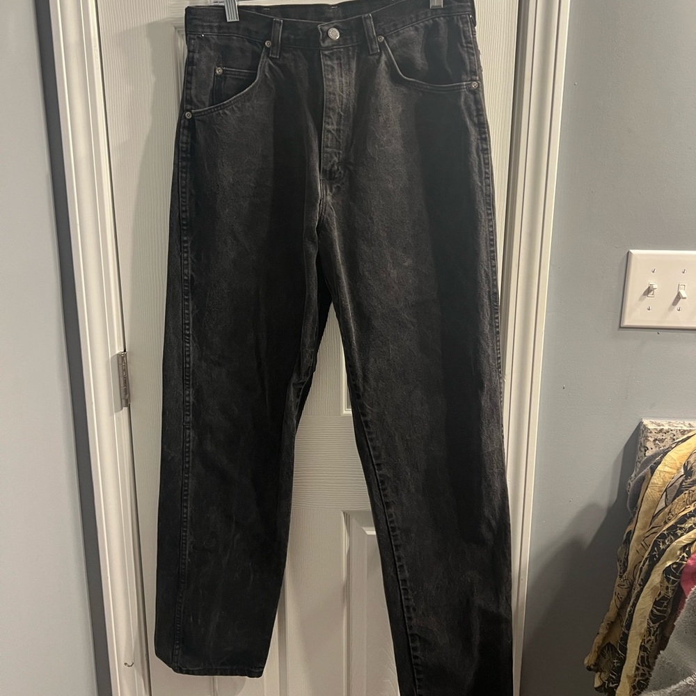 Faded Black Men’s Wrangler Jeans!
